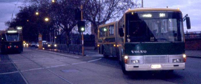 Melbourne Tokyo bendibus